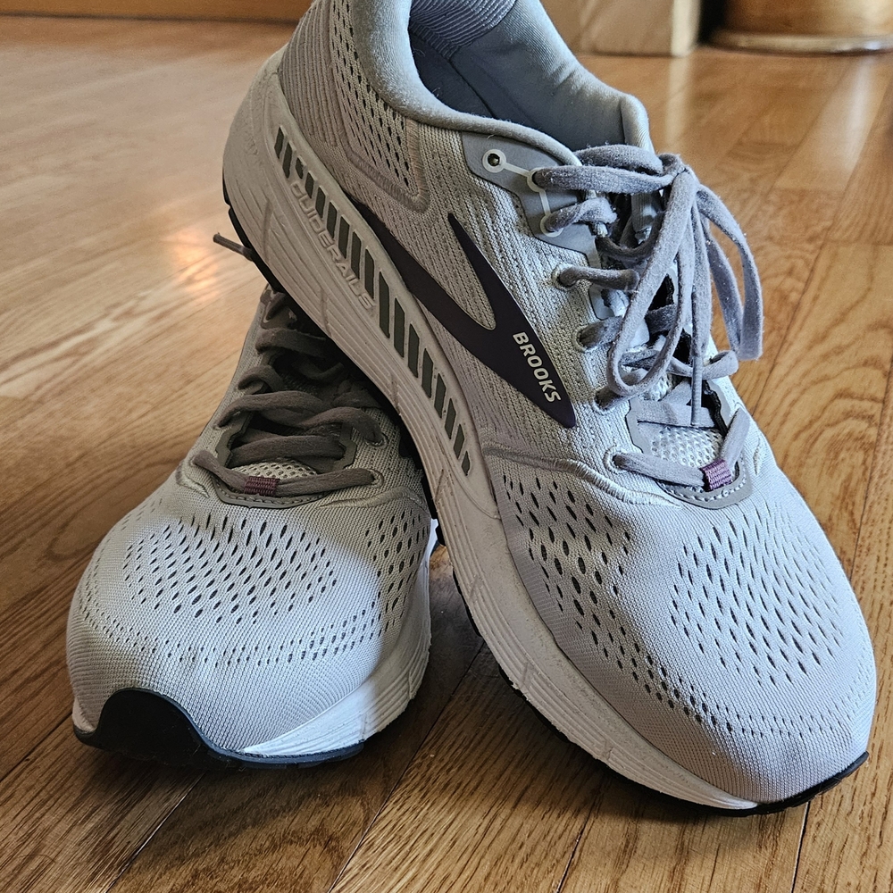 Brooks Women's Gray Running Shoes